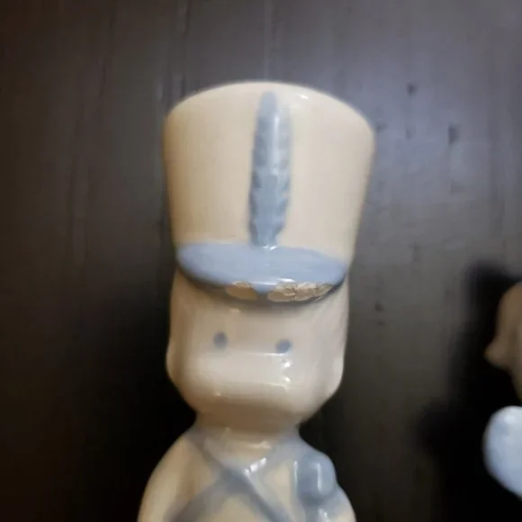 Porcelain child figures winter themed - Picture 5 of 12